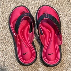 Nike women’s 7 flip flop cushion footbed